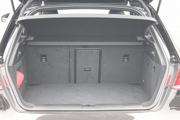 صورة مصغرة 18 لـ 2015 AUDI RS3 SPORTBACK
