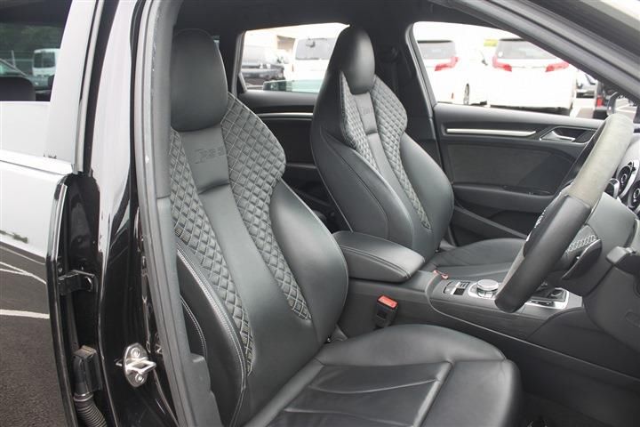 صورة مصغرة 14 لـ 2015 AUDI RS3 SPORTBACK