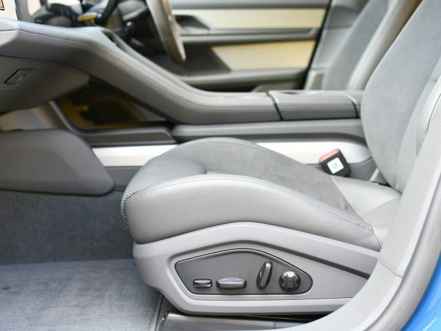 2021 Porsche TAYCAN 缩略图 18