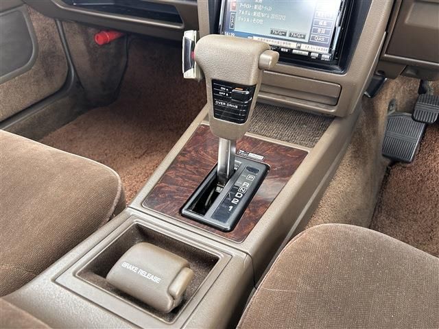 1990 Nissan CEDRIC — миниатюра 16