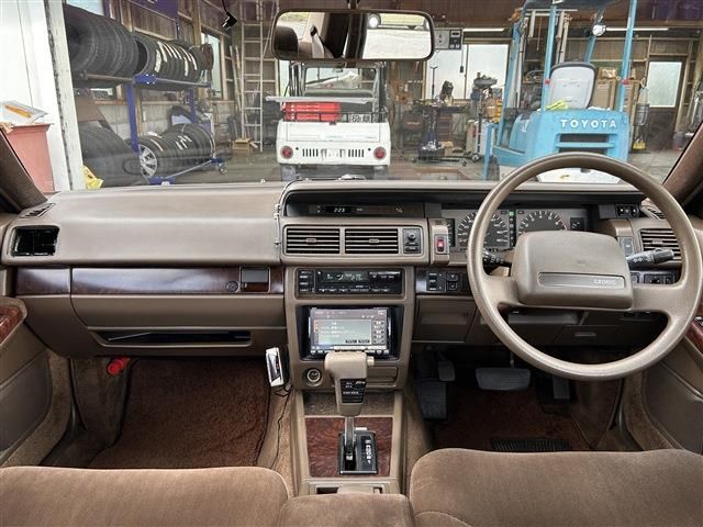 1990 Nissan CEDRIC — миниатюра 13