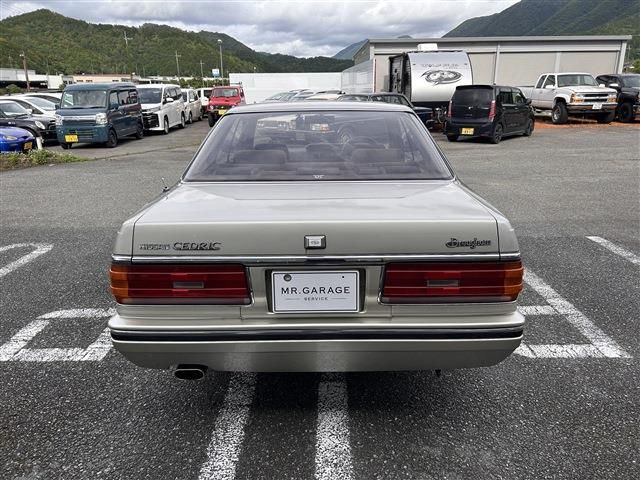 1990 Nissan CEDRIC 照片 5