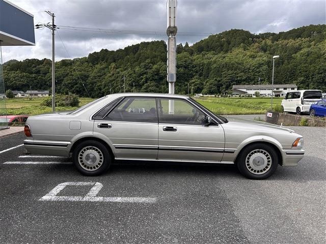 1990 Nissan CEDRIC 照片 3