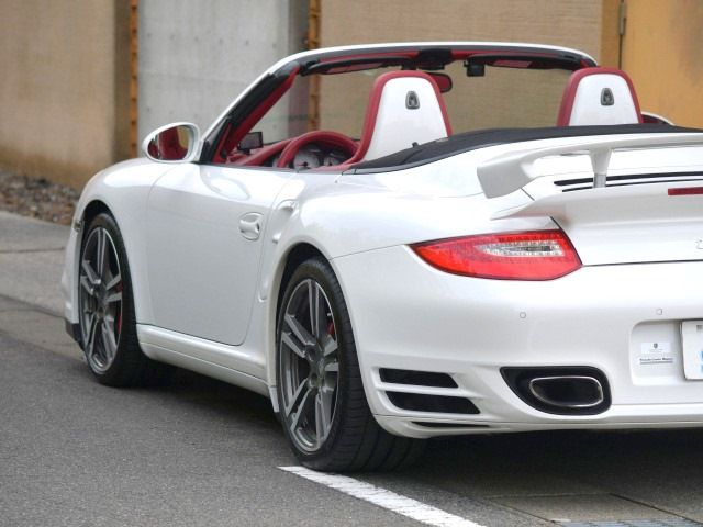 2010 Porsche 911 — миниатюра 9