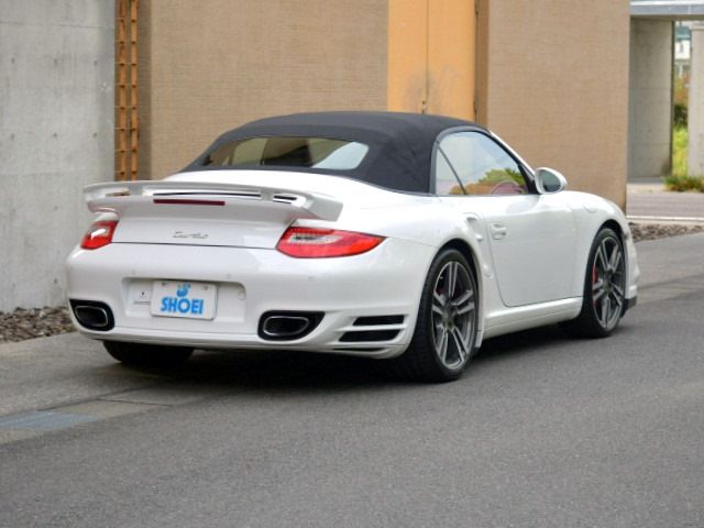2010 Porsche 911 — миниатюра 7