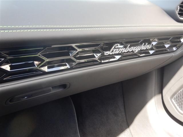 صورة مصغرة 15 لـ 2021 Lamborghini HURACAN