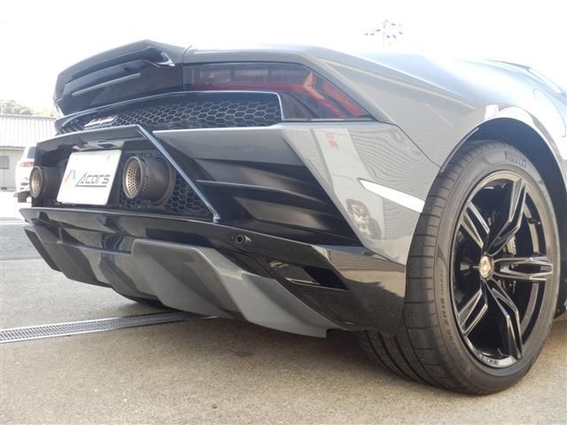 صورة 10 لـ 2021 Lamborghini HURACAN