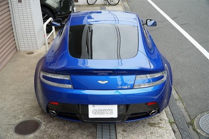 2011 Aston Martin V8 — миниатюра 17
