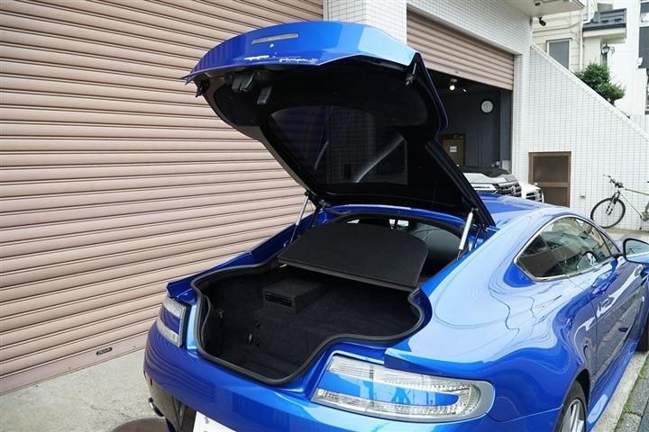 2011 Aston Martin V8 — миниатюра 22