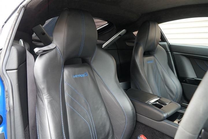 2011 Aston Martin V8 — миниатюра 30