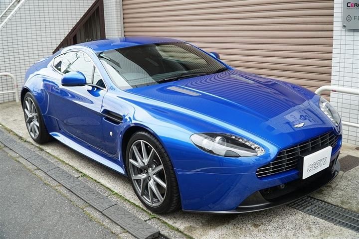 2011 Aston Martin V8 — фото 2