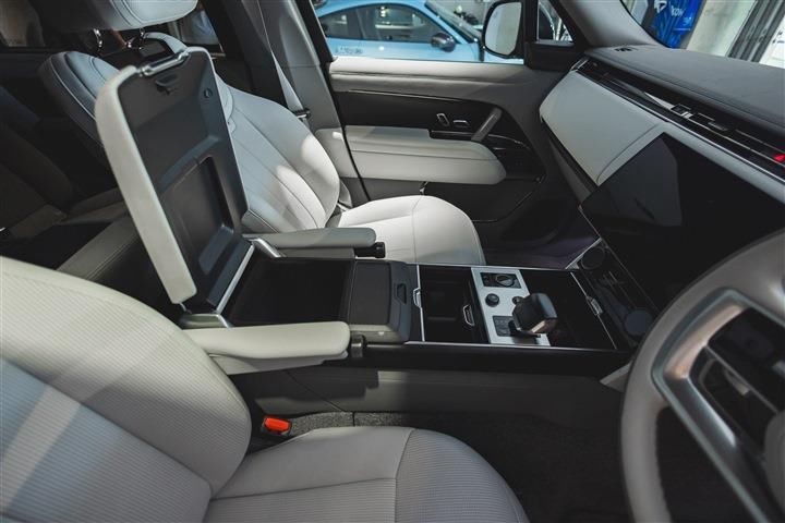2023 LAND Rover RANGE ROVER — миниатюра 25