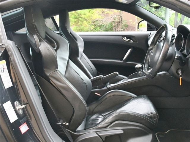 صورة مصغرة 17 لـ 2010 AUDI TT RS COUPE