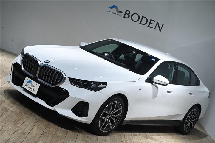 2025 BMW 5 SERIES — миниатюра 20