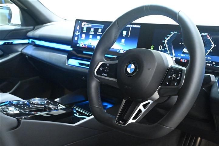 2025 BMW 5 SERIES — миниатюра 13