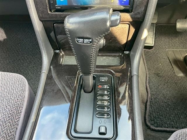 صورة مصغرة 18 لـ 1995 Nissan GLORIA