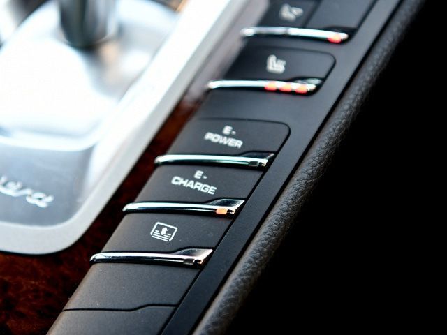 2014 Porsche PANAMERA — миниатюра 24