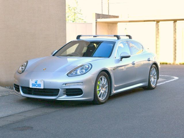 2014 Porsche PANAMERA — миниатюра 7
