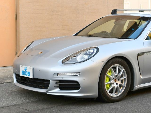 2014 Porsche PANAMERA — миниатюра 3
