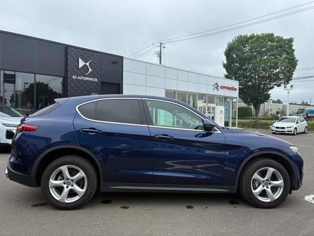 2019 ALFA Romeo STELVIO 照片 4