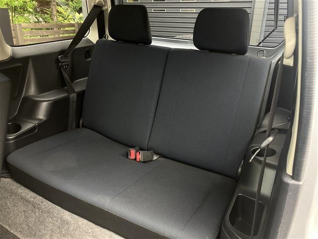 2009 Nissan KICKS thumbnail 11