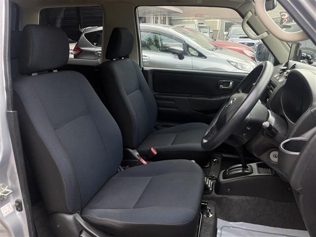 2009 Nissan KICKS photo 10