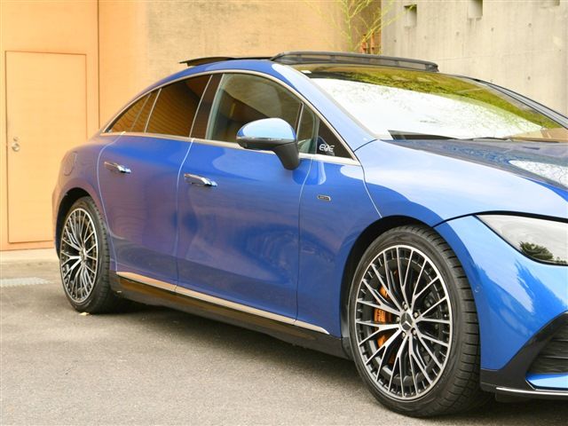 صورة 4 لـ 2023 Mercedes-BENZ EQE AMG