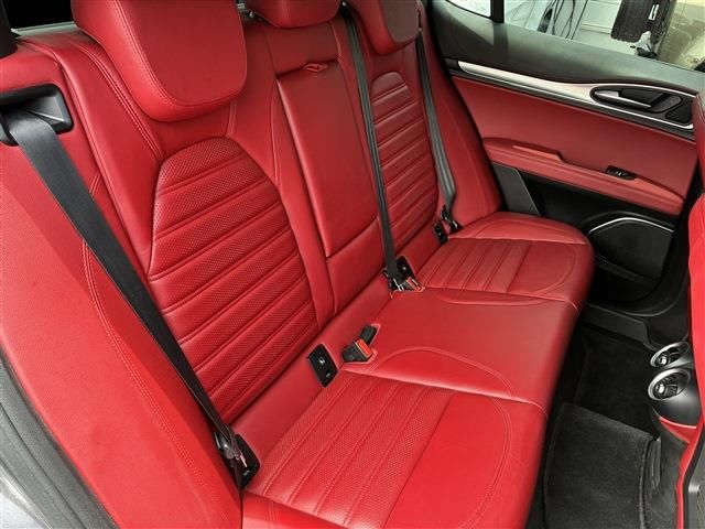 2021 ALFA Romeo STELVIO 缩略图 13