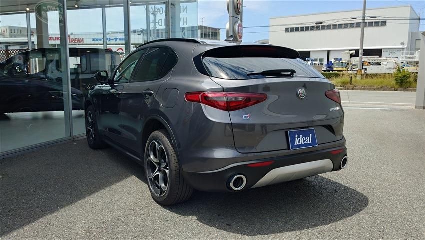 2021 ALFA Romeo STELVIO 照片 7