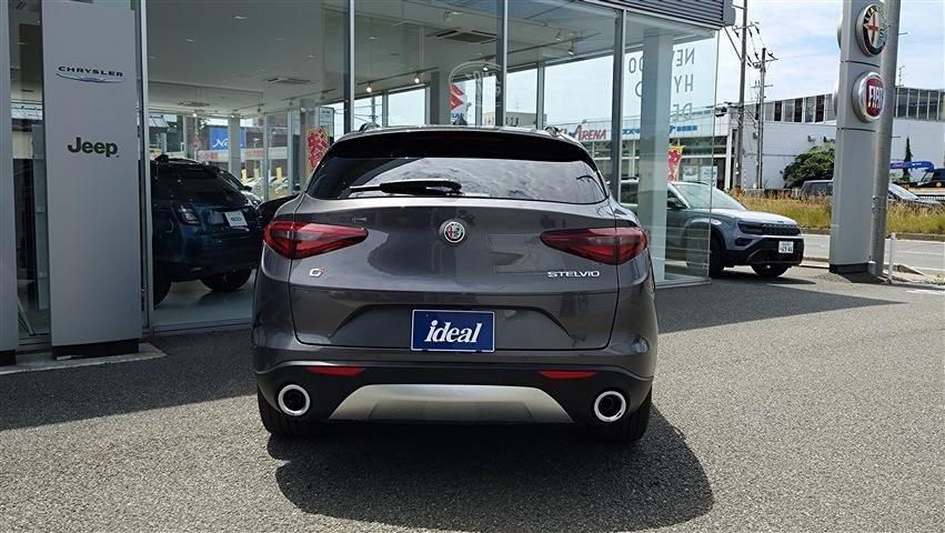 2021 ALFA Romeo STELVIO 照片 6