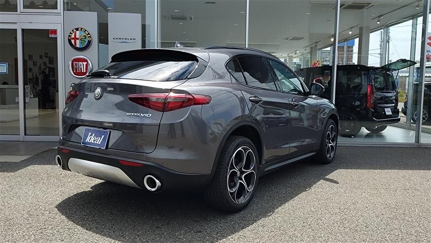2021 ALFA Romeo STELVIO 照片 5