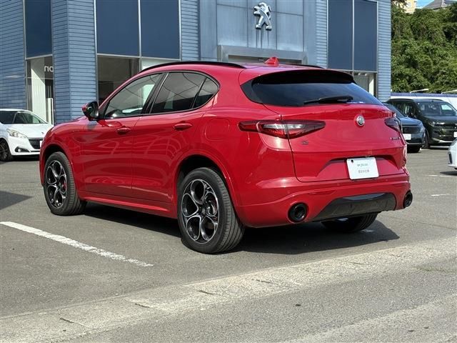 2022 ALFA Romeo STELVIO 照片 7