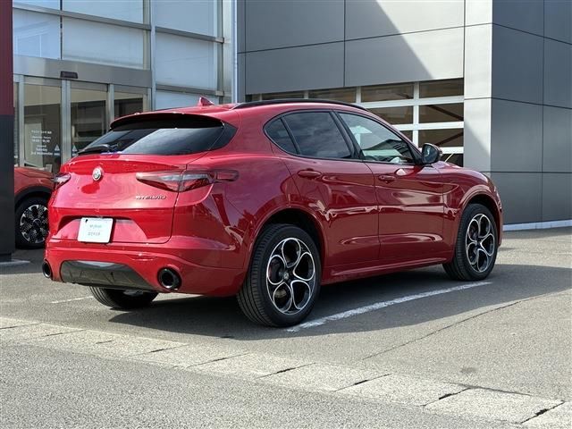 2022 ALFA Romeo STELVIO 照片 5