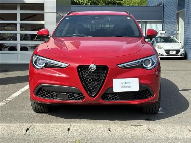 2022 ALFA Romeo STELVIO 照片 2