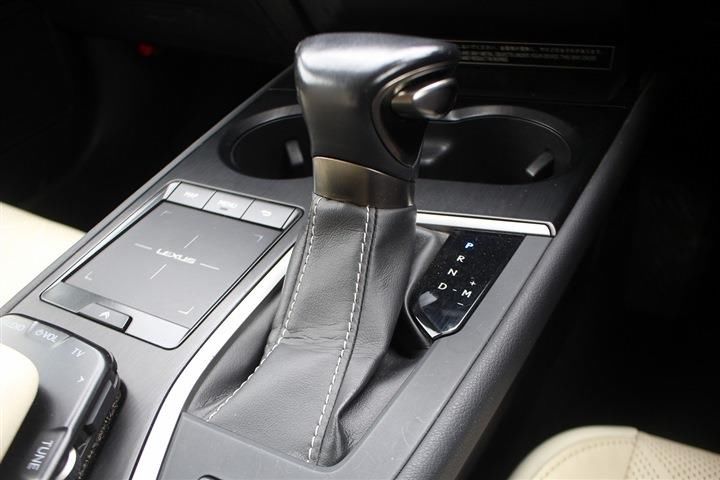 صورة مصغرة 24 لـ 2018 Lexus UX