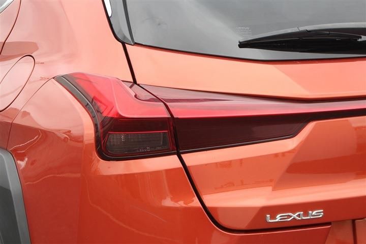 صورة مصغرة 15 لـ 2018 Lexus UX