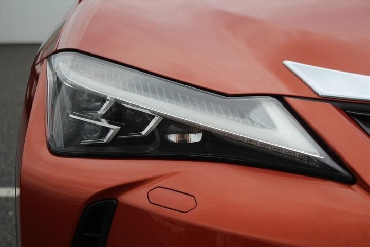 صورة مصغرة 14 لـ 2018 Lexus UX