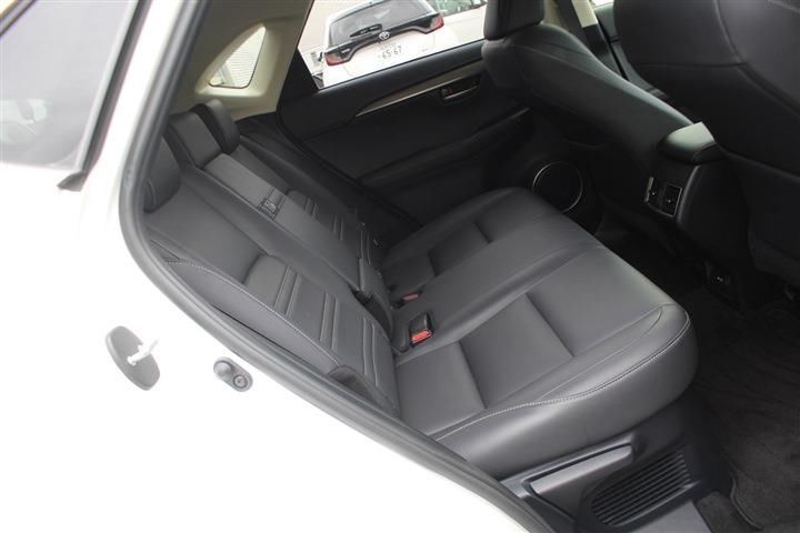 صورة مصغرة 18 لـ 2015 Lexus NX