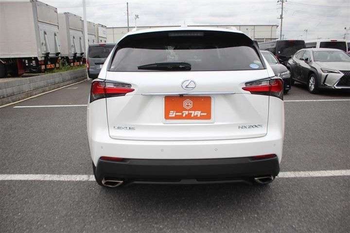 صورة 10 لـ 2015 Lexus NX