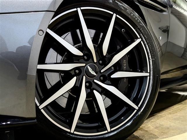 صورة 3 لـ 2017 Aston Martin DB11