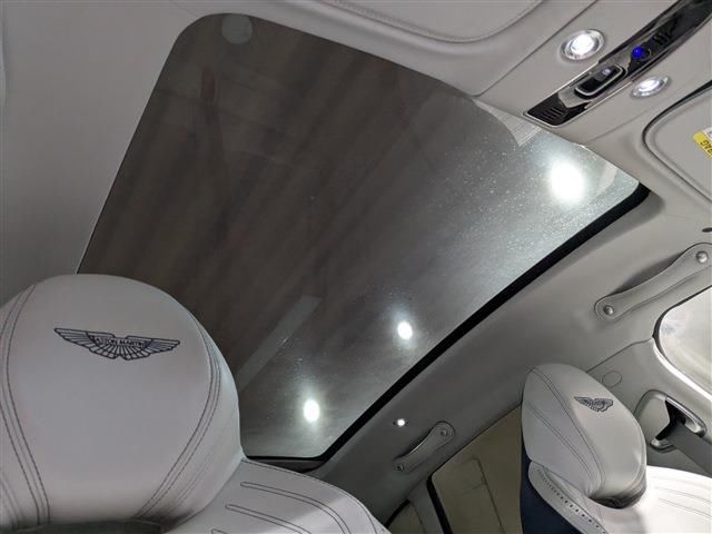 صورة مصغرة 11 لـ 2021 Aston Martin DBX