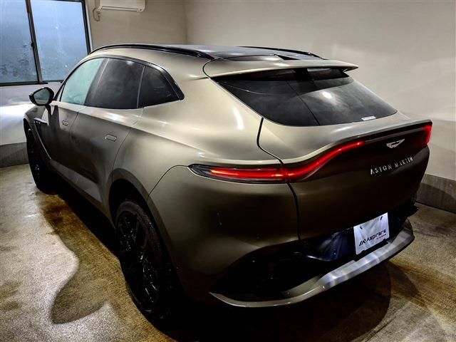 2021 Aston Martin DBX — фото 3