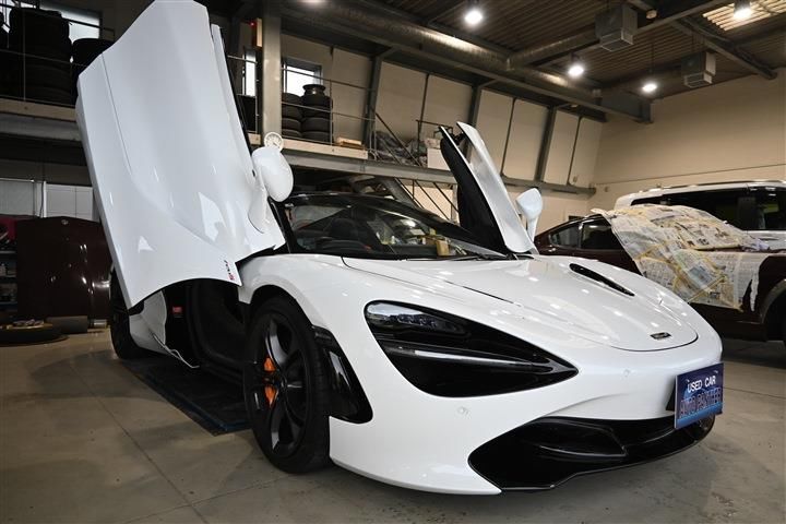 صورة 3 لـ 2020 Mclaren 720S SPIDER