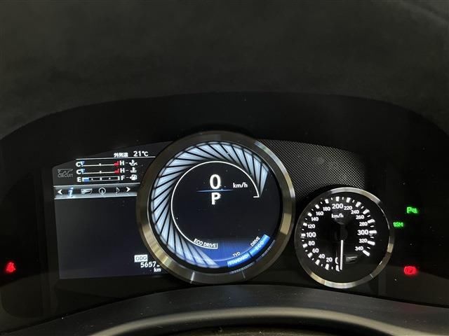 2016 Lexus GS F — миниатюра 28