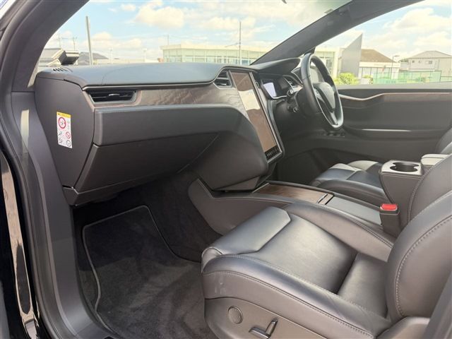 2020 Tesla MODEL X — миниатюра 24