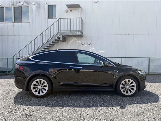 2020 Tesla MODEL X — фото 4