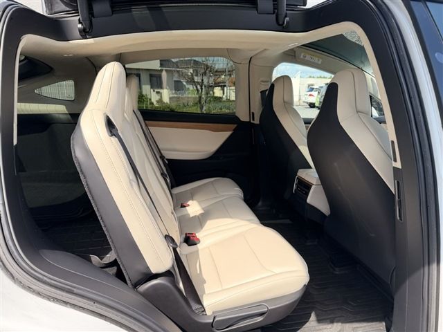 2019 Tesla MODEL X — миниатюра 26
