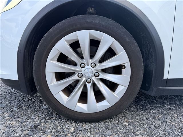2019 Tesla MODEL X — фото 9