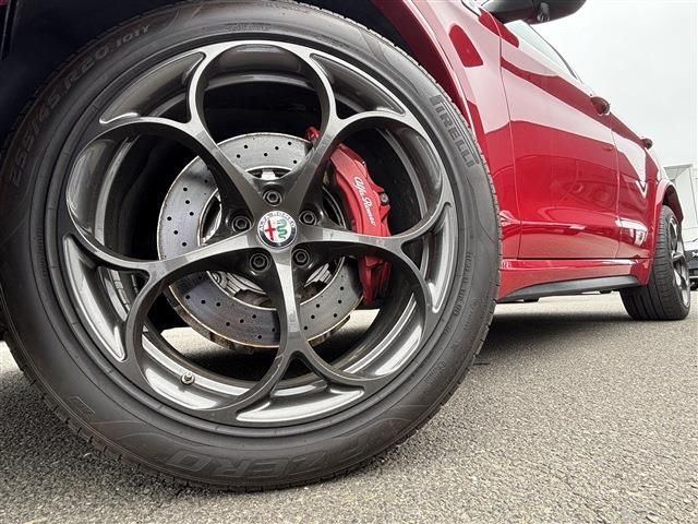 2019 ALFA Romeo STELVIO 照片 9