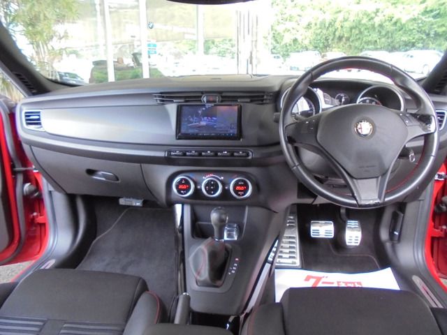 2012 ALFA Romeo GIULIETTA photo 3